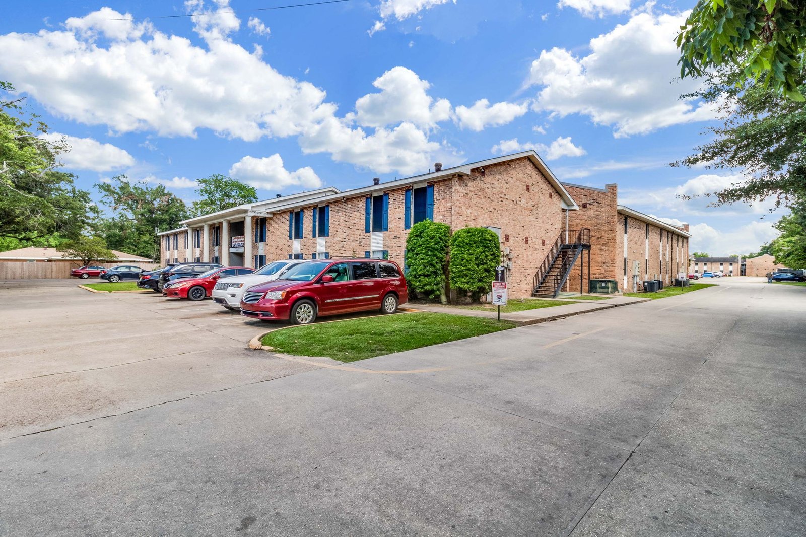 12-web-or-mls-3603 W Congress St-120 B-15