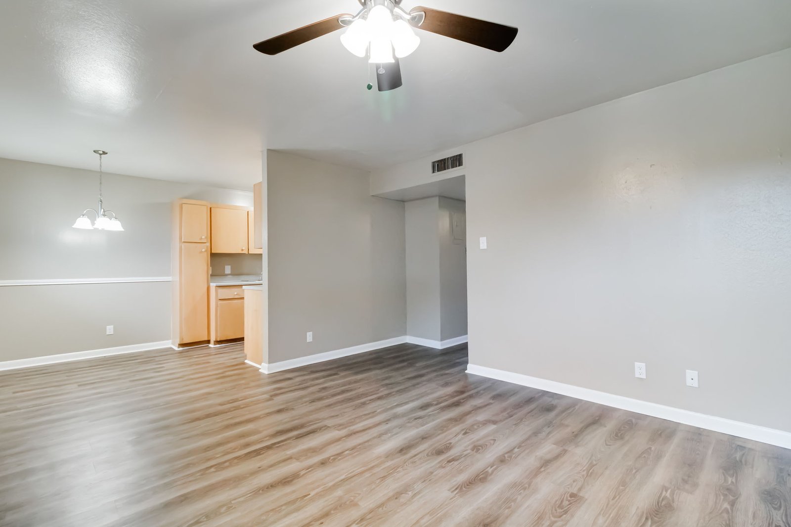 4-web-or-mls-3603 W Congress St-120 B-7